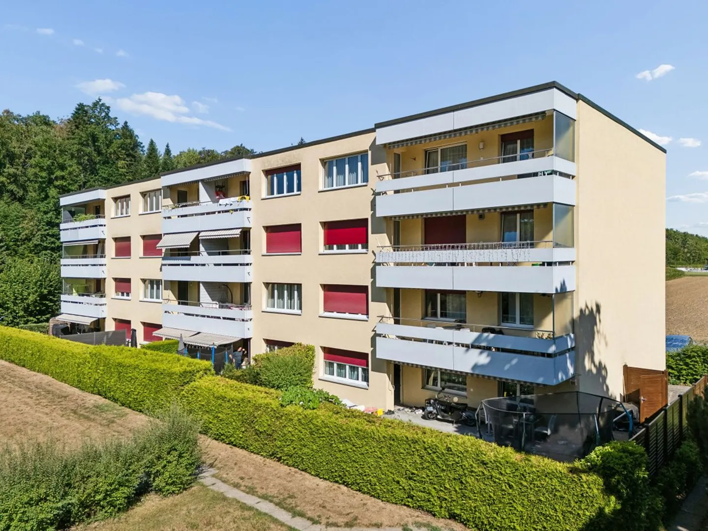 Appartement lumineux de 3,5 pièces avec vue à Fislisbach - Photo 2 sur 13