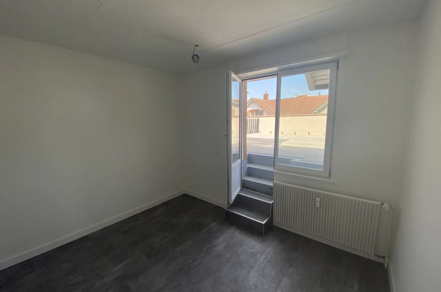 Atmosfera accogliente e una grande terrazza per rilassarsi - Foto 7 di 10