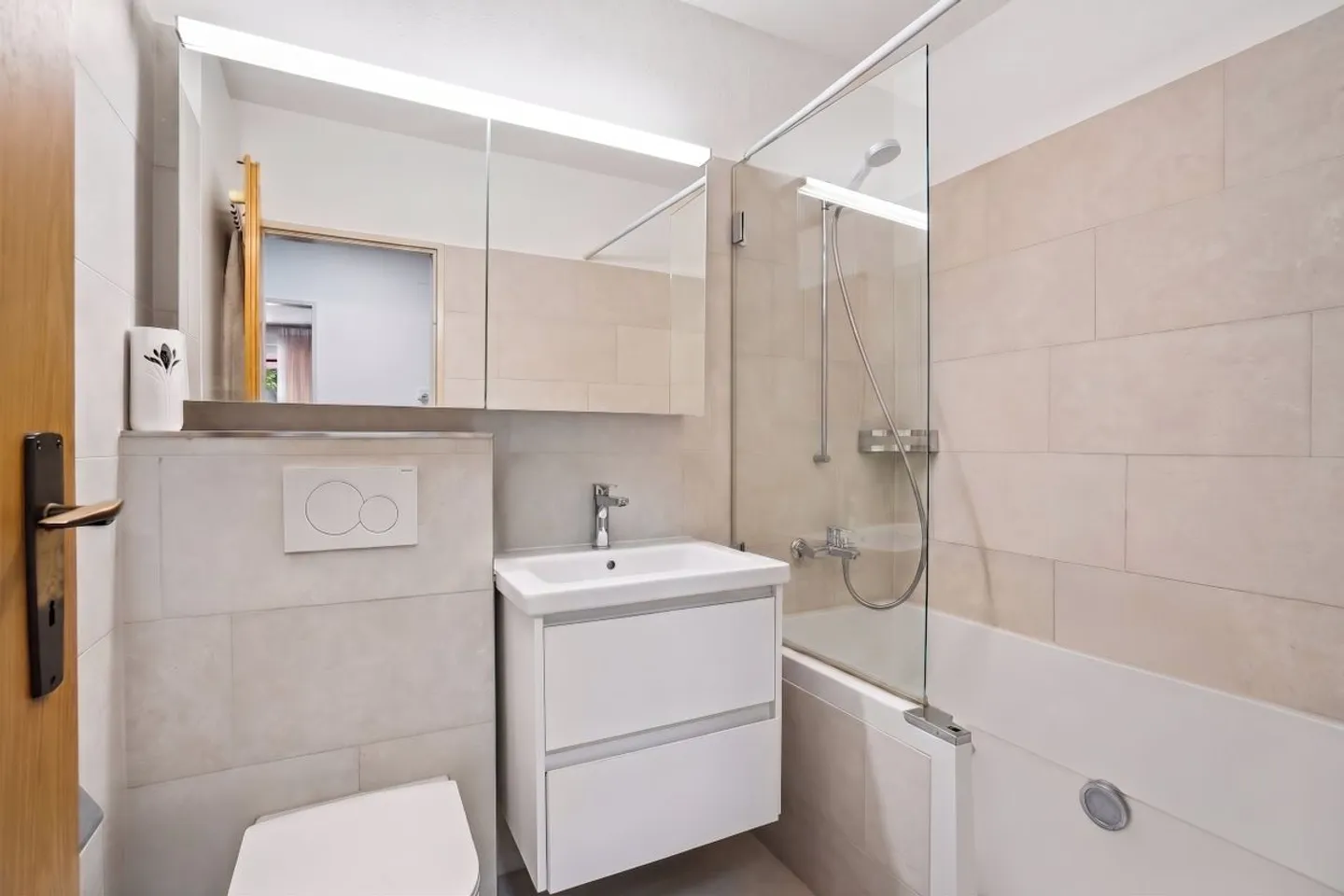 Appartement lumineux de 3,5 pièces avec vue à Fislisbach - Photo 9 sur 13