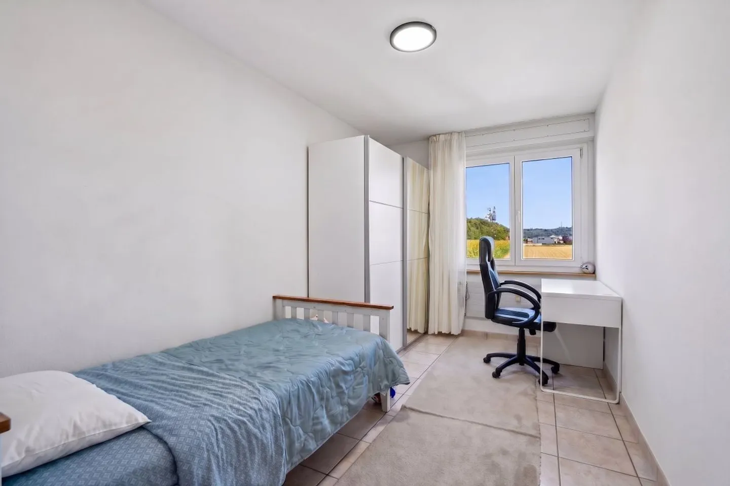 Appartement lumineux de 3,5 pièces avec vue à Fislisbach - Photo 8 sur 13