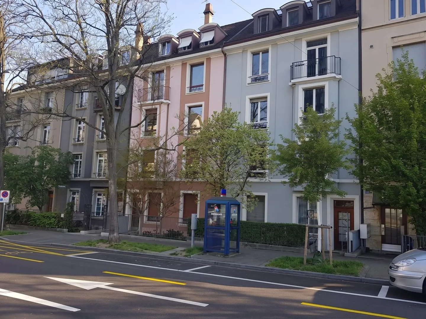 Charmante Dachwohnung mit Terrasse - Foto 1 von 8