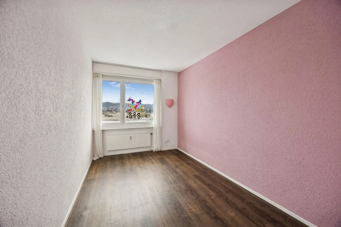 Appartement de 5,5 pièces rénové moderne - Photo 6 sur 13