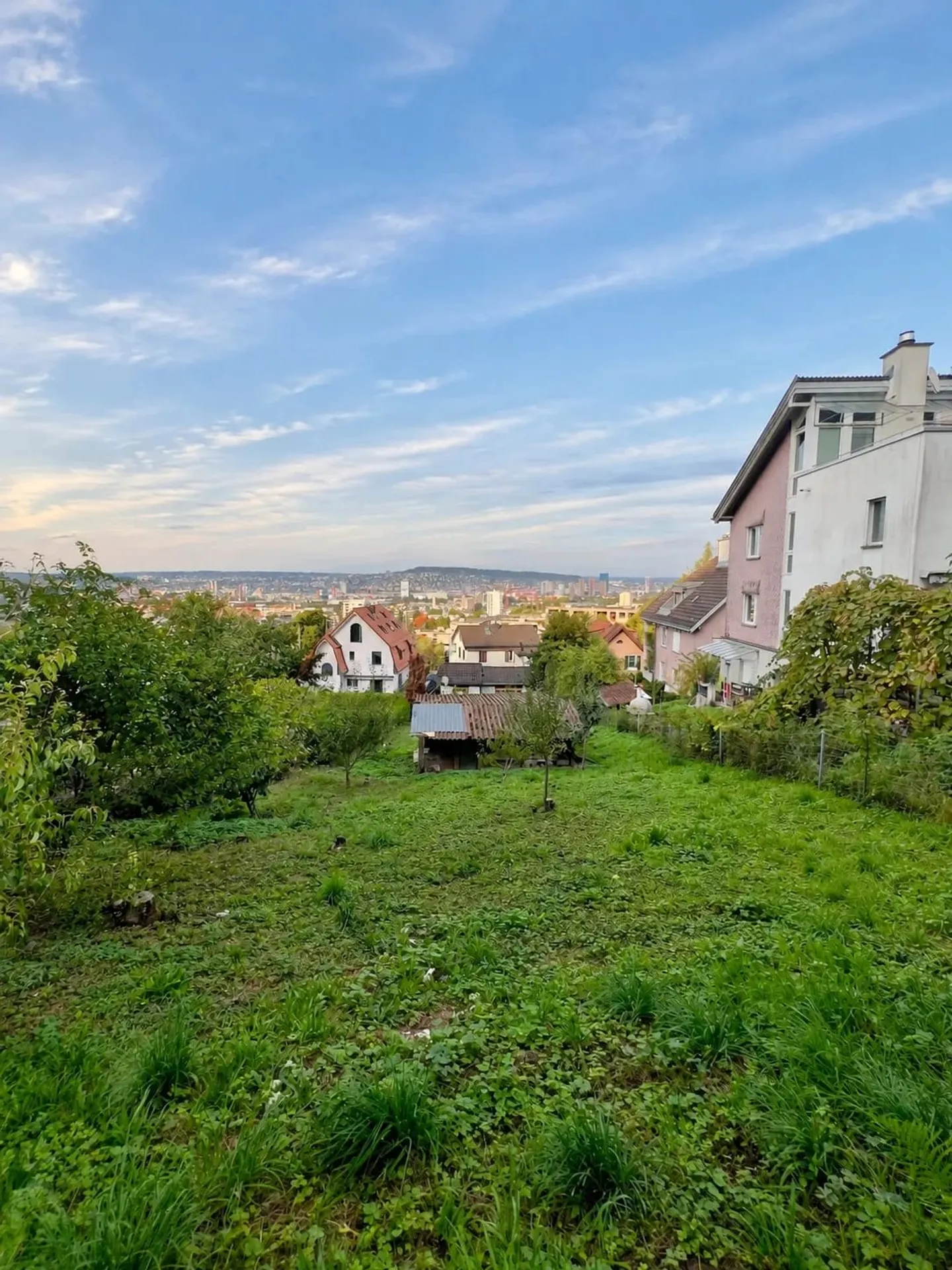 Buy building land W2bII in sunny hillside location in Zurich - Photo 1 of 4
