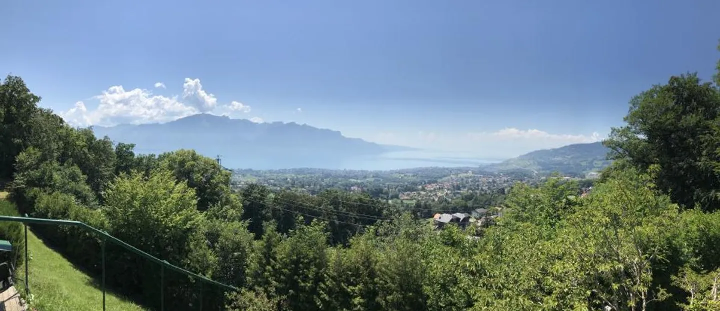 SUPERBE VUE AU CALME DANS QUARTIER RESIDENTIEL - Photo 2 sur 5