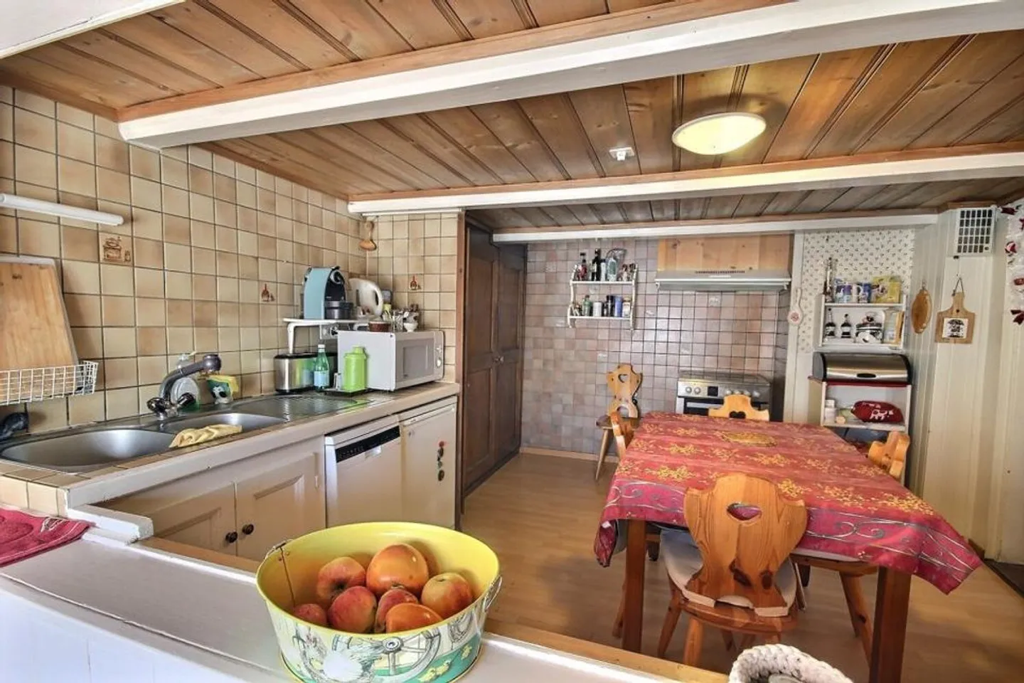 Spécial investisseurs : chalet mitoyen avec 3 appartements - Photo 3 sur 5