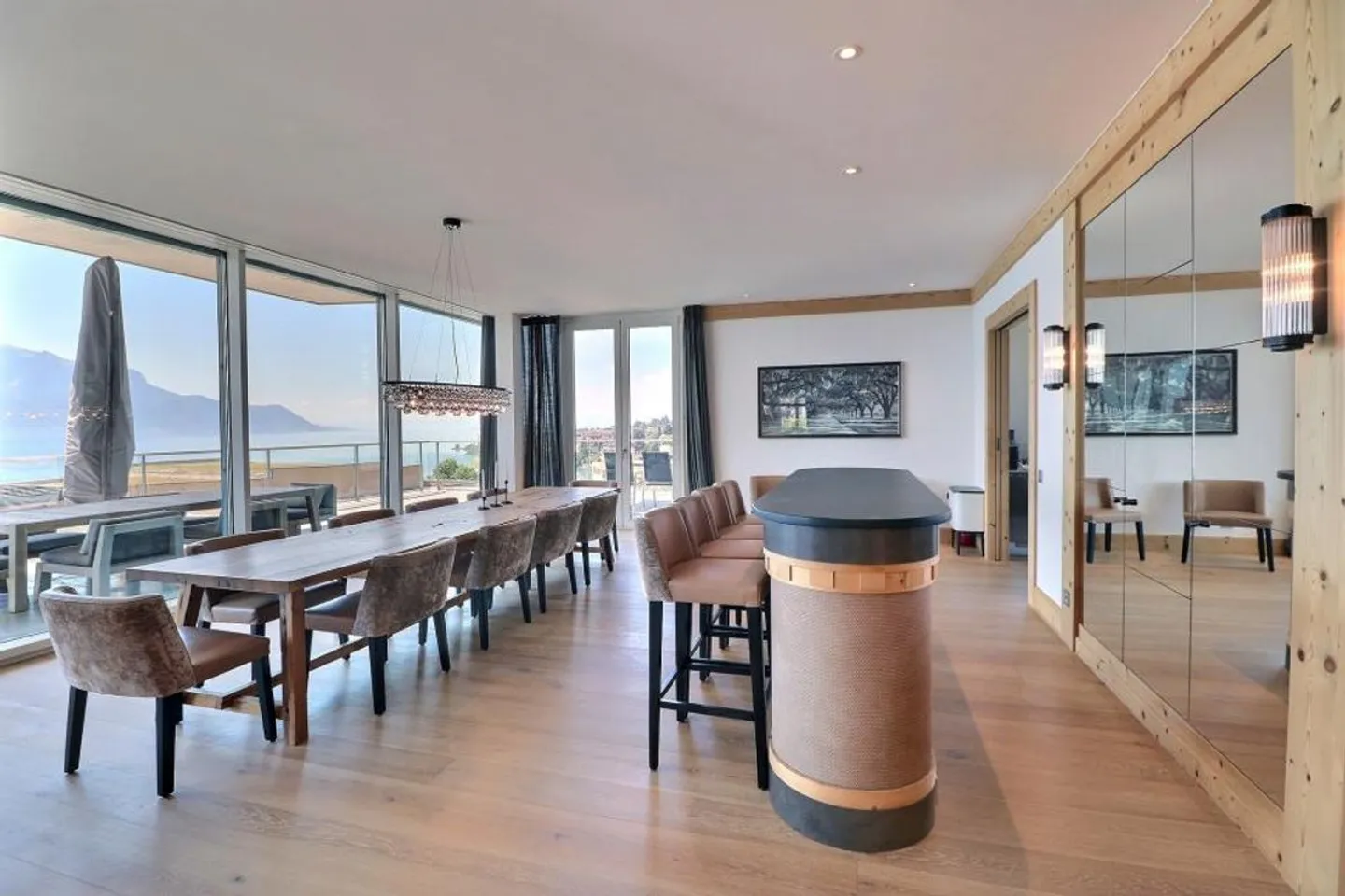 EXCEPTIONAL PENTHOUSE - 180° VIEW - Photo 2 of 5
