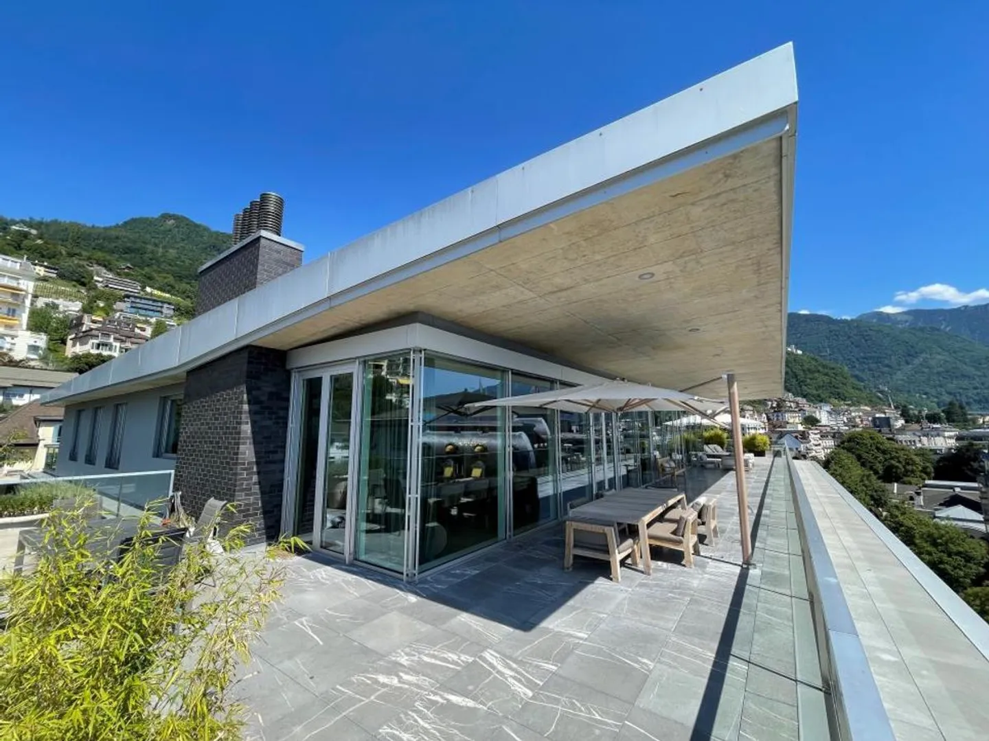 EXCEPTIONAL PENTHOUSE - 180° VIEW - Photo 4 of 5