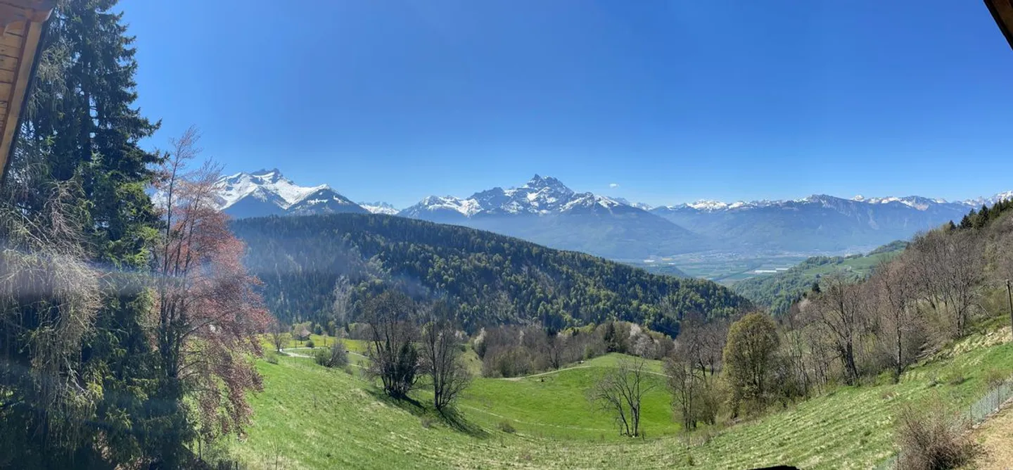 GRAND CHALET OF 9 ROOMS WITH A POOL IN A VERY QUIET NEIGHBORHOOD WITH GRAND PANORAMIC VIEW - Photo 5 of 13