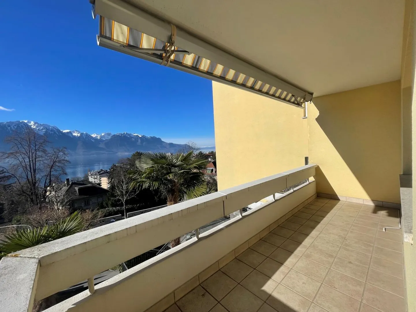 Bellissimo appartamento di 4,5 locali con vista panoramica mozzafiato sul Lago di Ginevra e sulle montagne - Foto 4 di 13