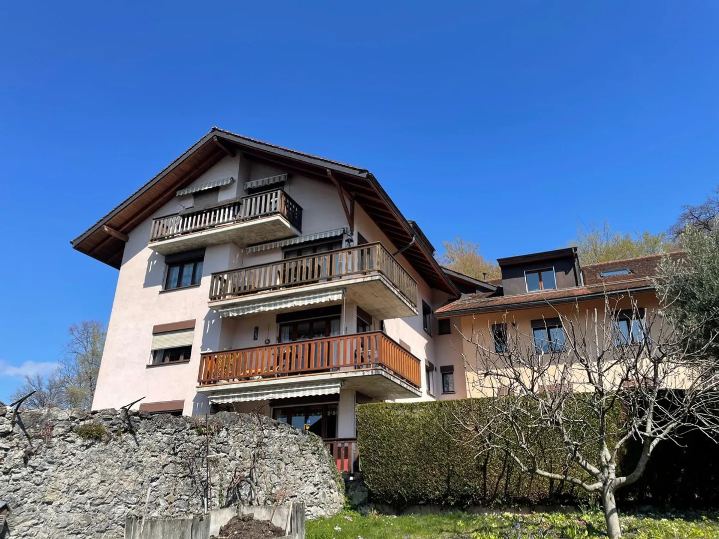 Incantevole appartamento di 3,5 locali in affitto con vista panoramica mozzafiato sul lago e sulle Alpi - Foto 3 di 12