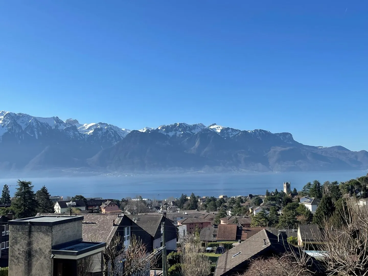 Jolie maison individuelle avec vue sur le lac - Photo 3 sur 13