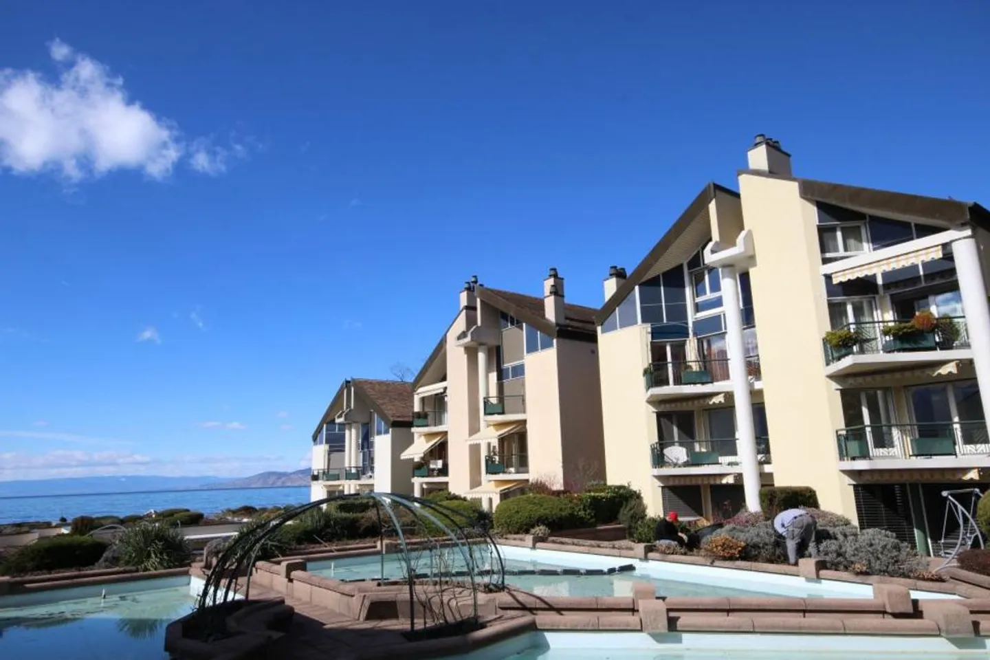 ON THE EDGE OF THE LAKE WITH PANORAMIC VIEW - Photo 2 of 5