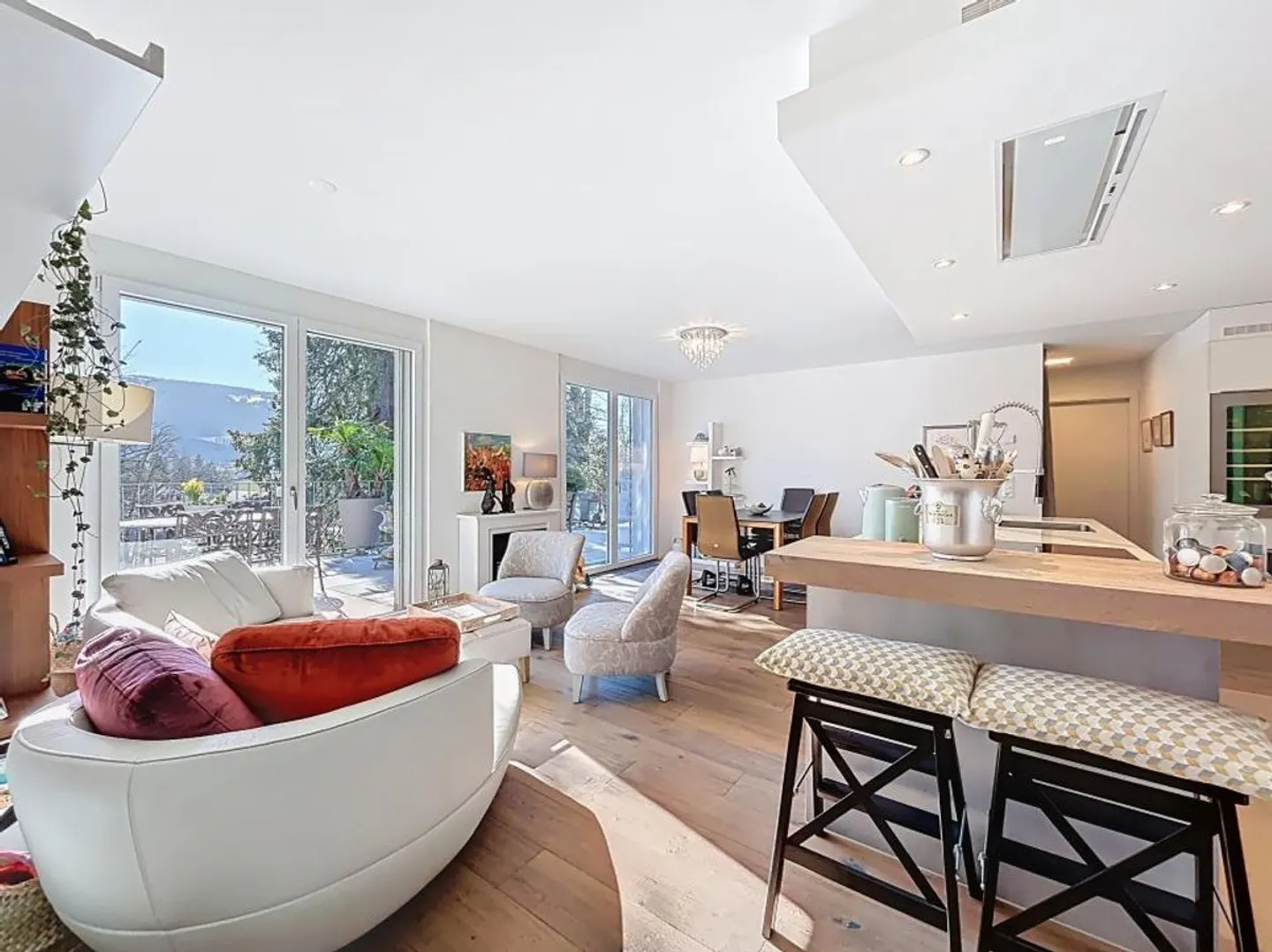 OPPORTUNITÀ - SPAZI AMPI IN UNA ZONA TRANQUILLA - Foto 1 di 5