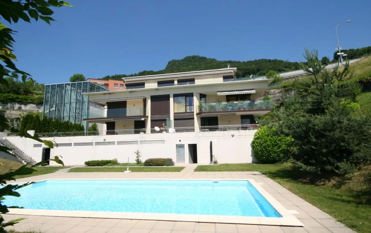 Amenities of a Villa with a Very Beautiful View - Photo 5 of 5