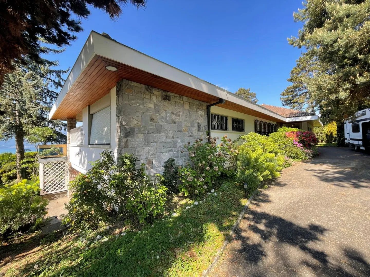 BEAUTIFUL PROPERTY OF 12 ROOMS WITH A POOL AND A GRAND PANORAMIC VIEW - Photo 6 of 13