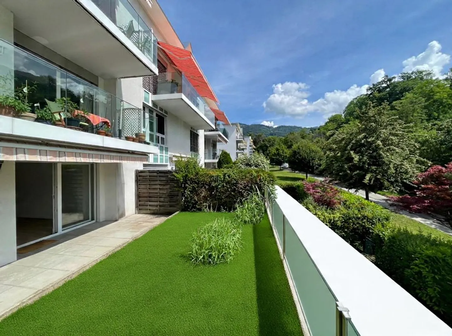 JOLI APPARTEMENT DE 4,5 PIECES RENOVE AVEC UNE TERRASSE ET UN JARDIN - Foto 6 von 13