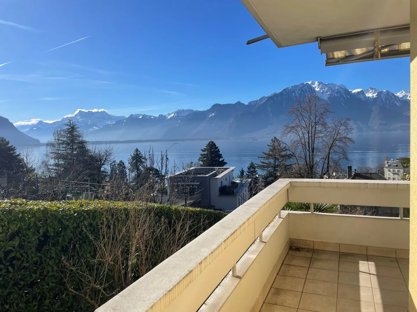 Bellissimo appartamento di 4,5 locali con vista panoramica mozzafiato sul Lago di Ginevra e sulle montagne - Foto 3 di 13