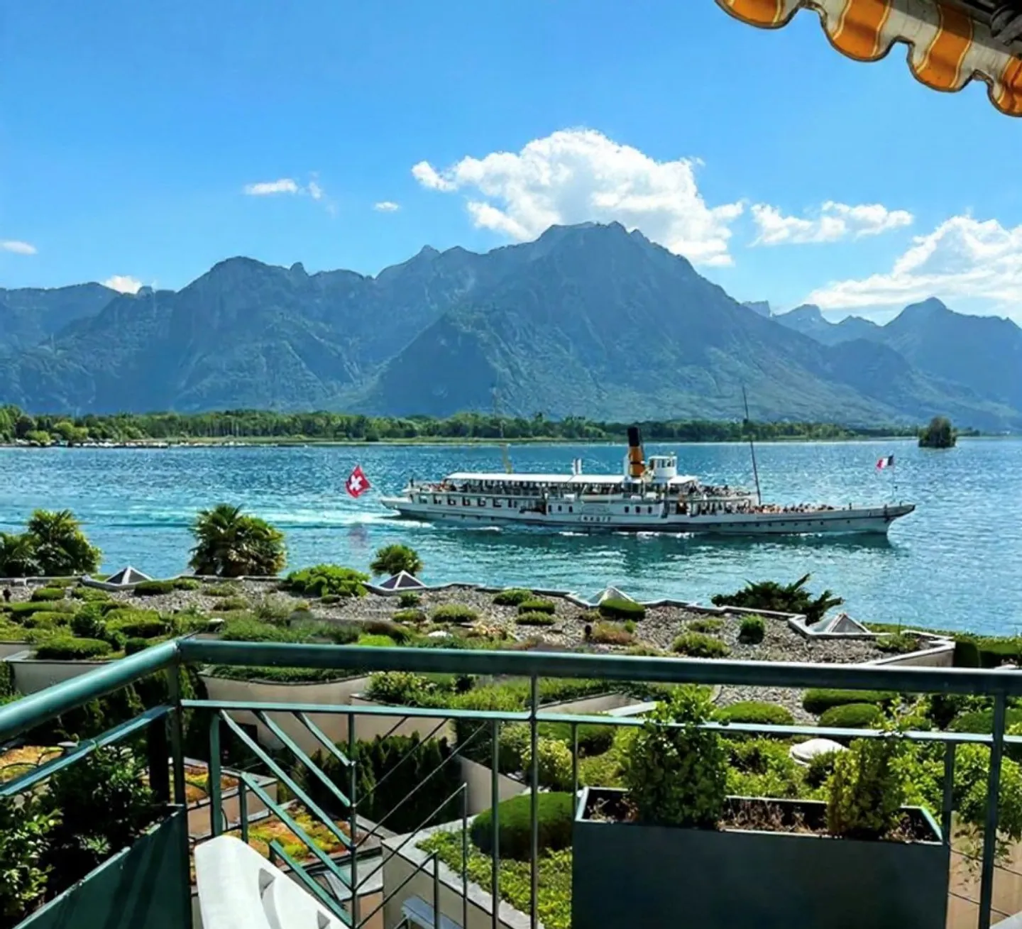 JOLI APPARTEMENT DE 4,5 PIECES AU BORD DU LAC AVEC TRES BELLE VUE PANORAMIQUE - Photo 9 of 12