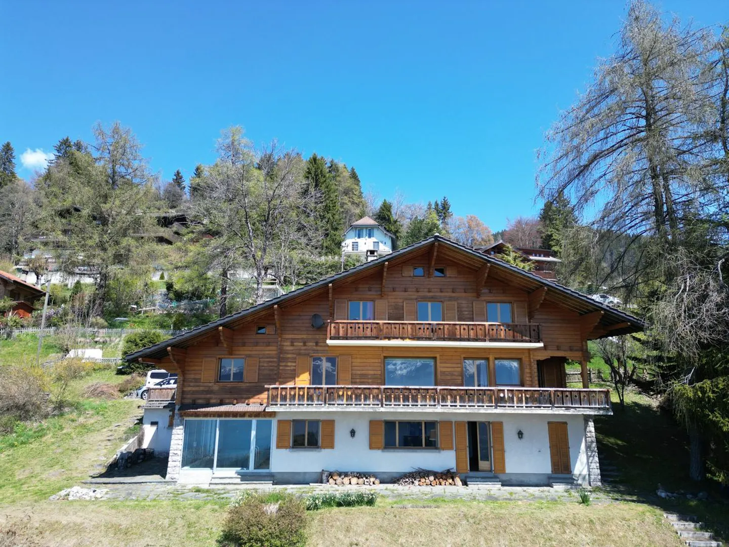 GRAND CHALET OF 9 ROOMS WITH A POOL IN A VERY QUIET NEIGHBORHOOD WITH GRAND PANORAMIC VIEW - Photo 2 of 13