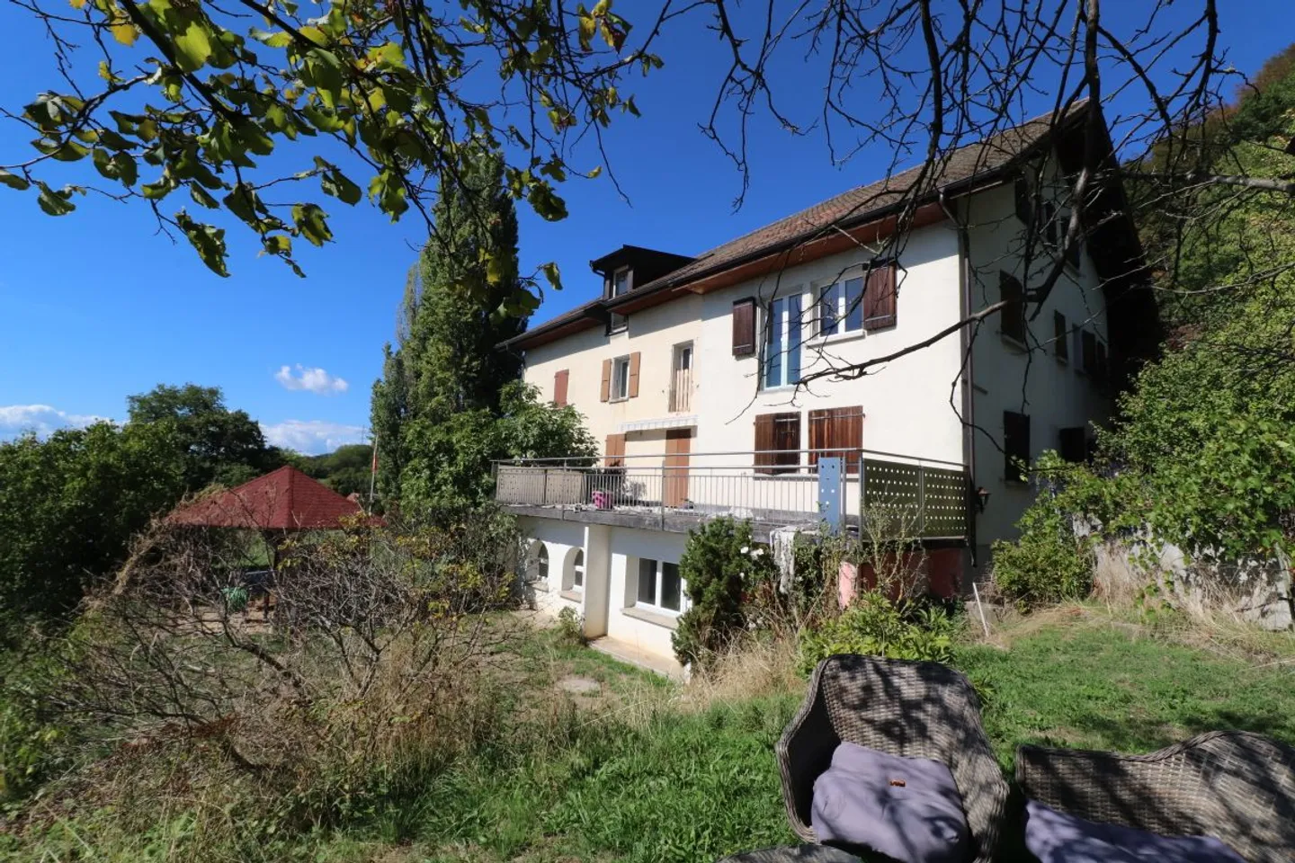 EDIFICIO DI 4 APPARTAMENTI DA RISTRUTTURARE CON VISTA PANORAMICA ECCEZIONALE SUL LAGO DI GINEVRA E LE ALPI - Foto 4 di 13