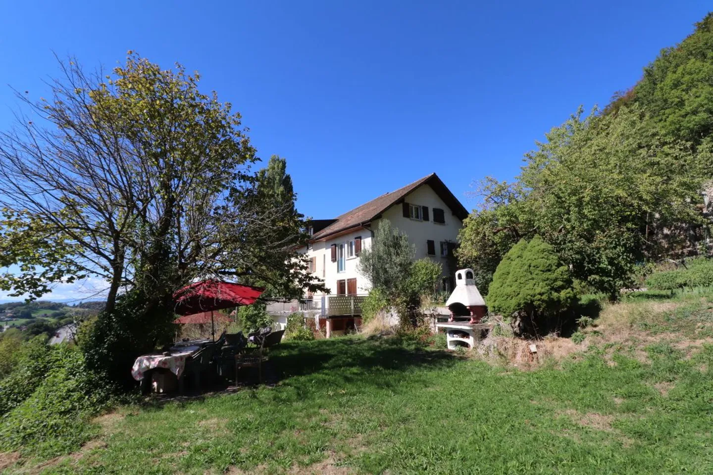 EDIFICIO DI 4 APPARTAMENTI DA RISTRUTTURARE CON VISTA PANORAMICA ECCEZIONALE SUL LAGO DI GINEVRA E LE ALPI - Foto 5 di 13