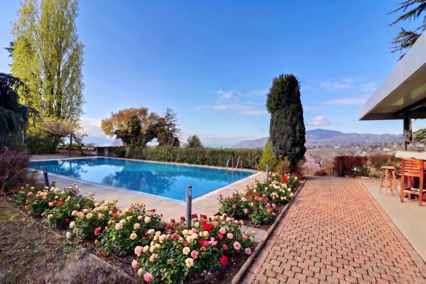 Villa d'Architecte avec Vue sur le Lac - Photo 1 sur 13