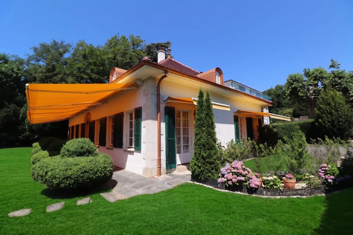 Exceptional Property of 8.5 Rooms South of Lausanne Near the Lake - Photo 12 of 13