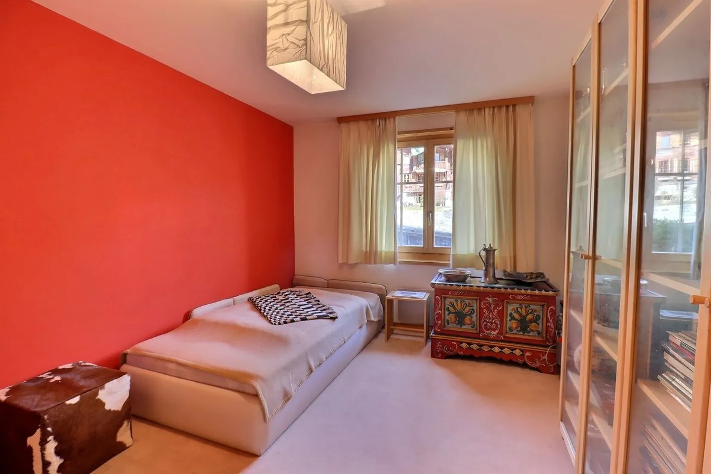 Charming Apartment with Balcony - Photo 5 of 13