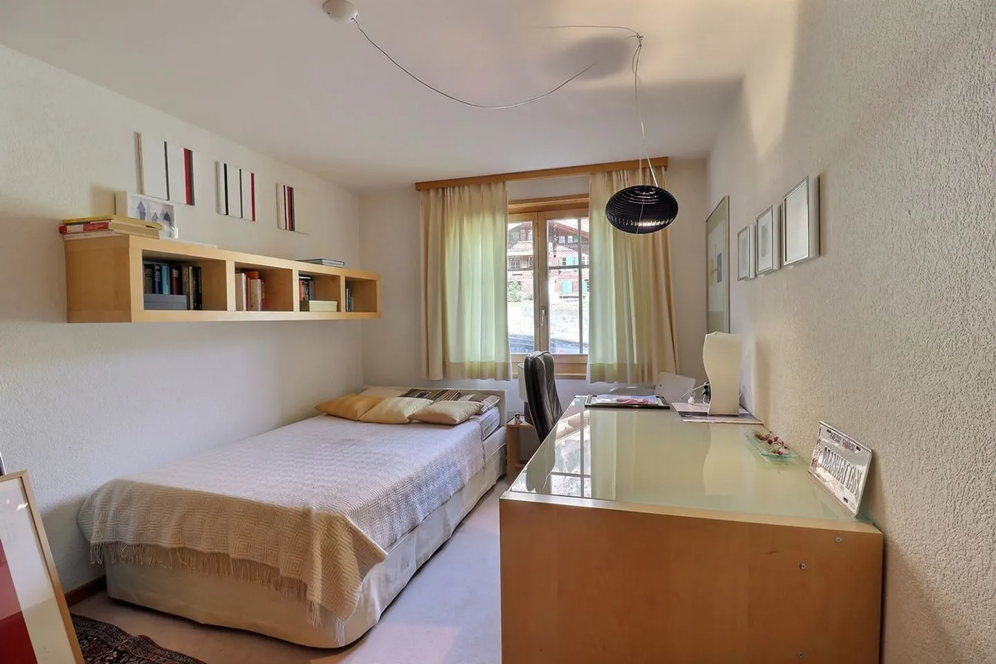 Charming Apartment with Balcony - Photo 6 of 13