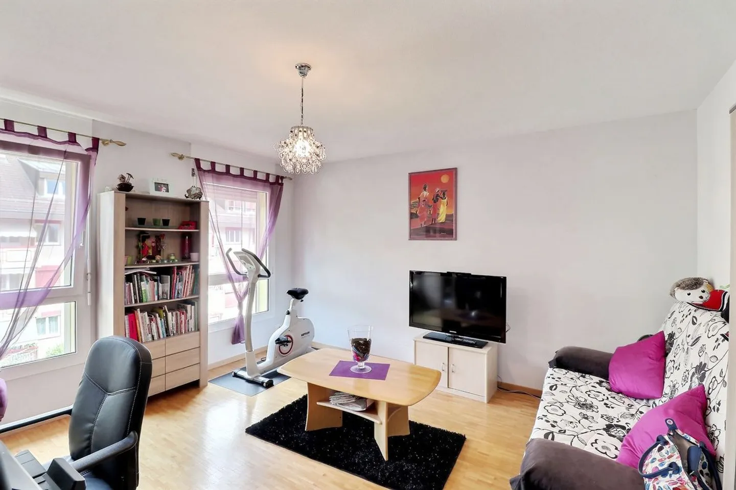 SPACIOUS 5.5-ROOM DUPLEX IN A QUIET NEIGHBORHOOD - Photo 8 of 13