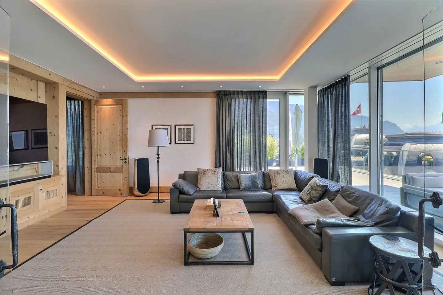 ATTICO ECCEZIONALE - VISTA A 180° - Foto 7 di 13