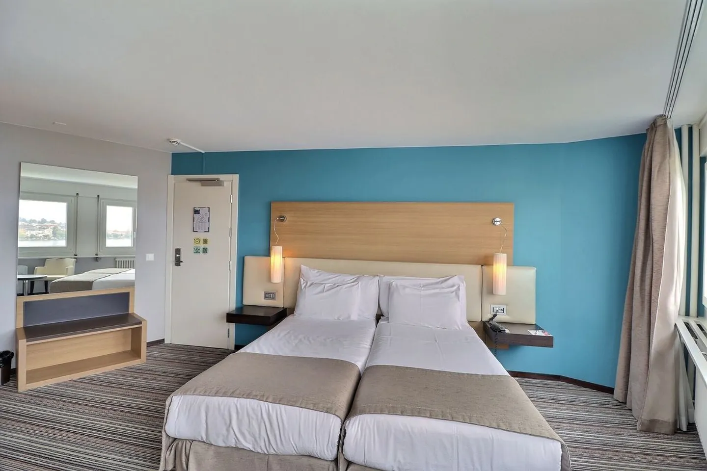 Chambre Double Charmante à l'Hôtel Mona - Photo 8 sur 9