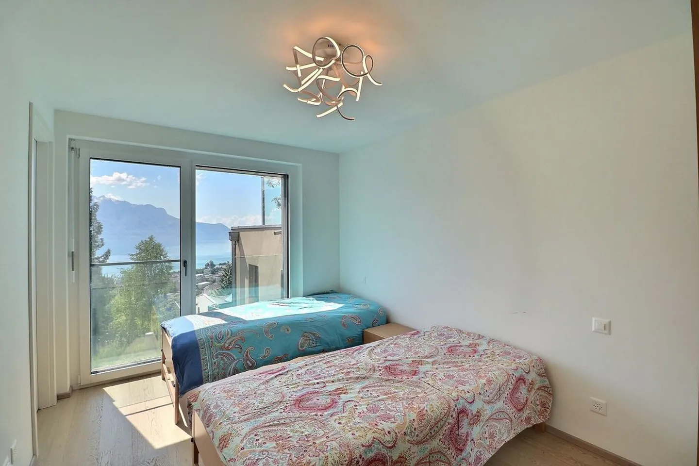 Appartement Éblouissant avec Vue sur le Lac - Photo 13 sur 13