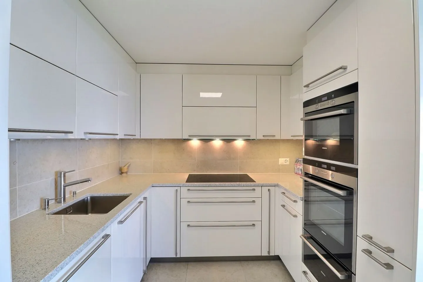 Appartement Éblouissant avec Vue sur le Lac - Photo 9 sur 13