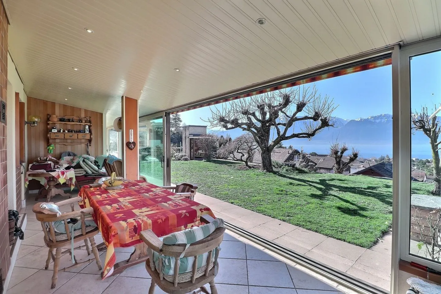 Jolie maison individuelle avec vue sur le lac - Photo 6 sur 13