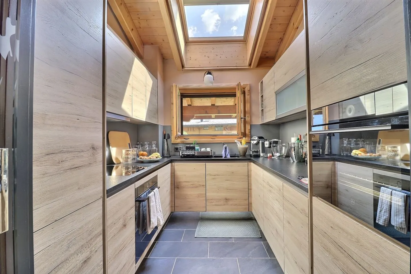 Magnificent 5-room duplex for sale in Château-d'Oex - Photo 4 of 13