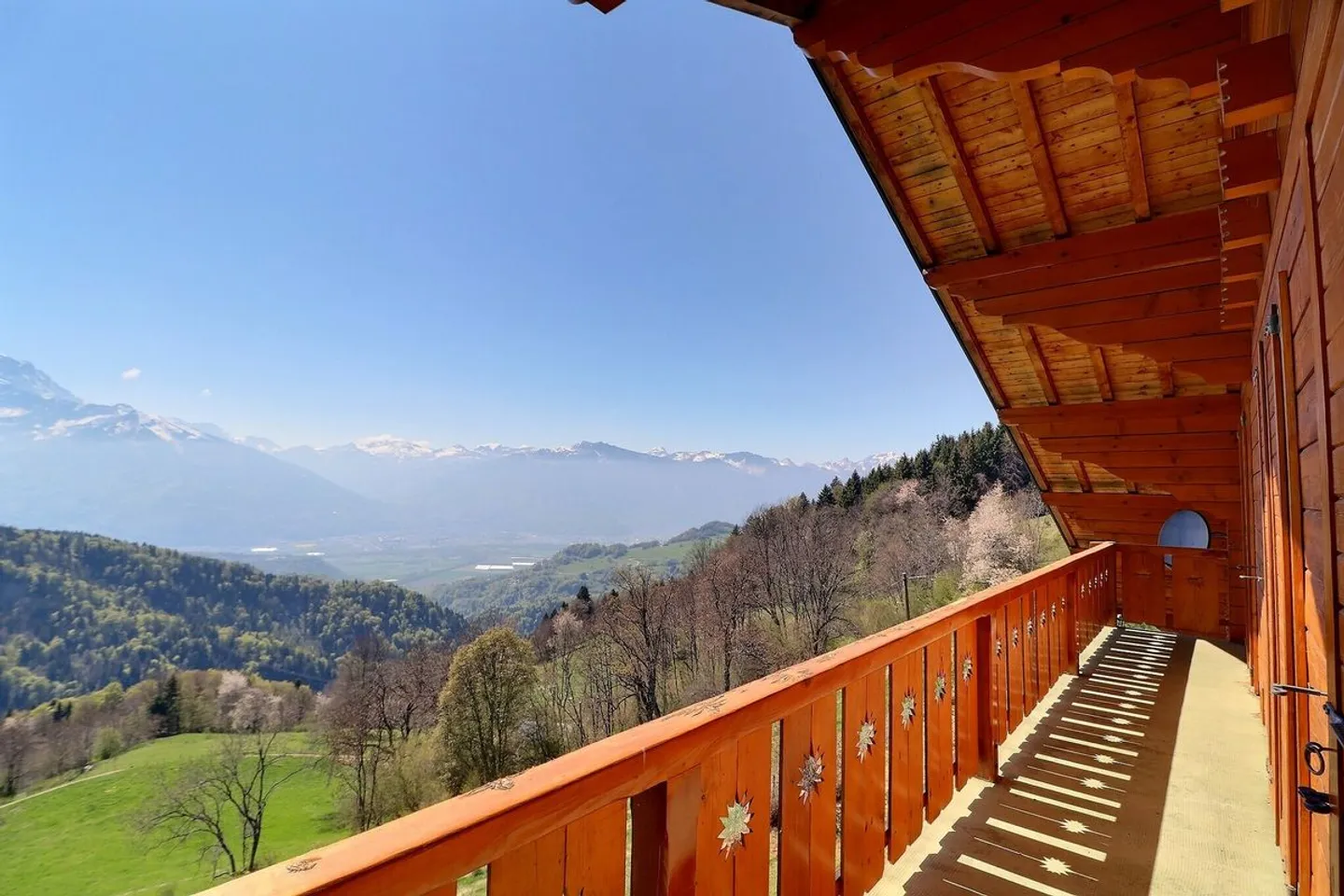 GRAND CHALET OF 9 ROOMS WITH A POOL IN A VERY QUIET NEIGHBORHOOD WITH GRAND PANORAMIC VIEW - Photo 12 of 13