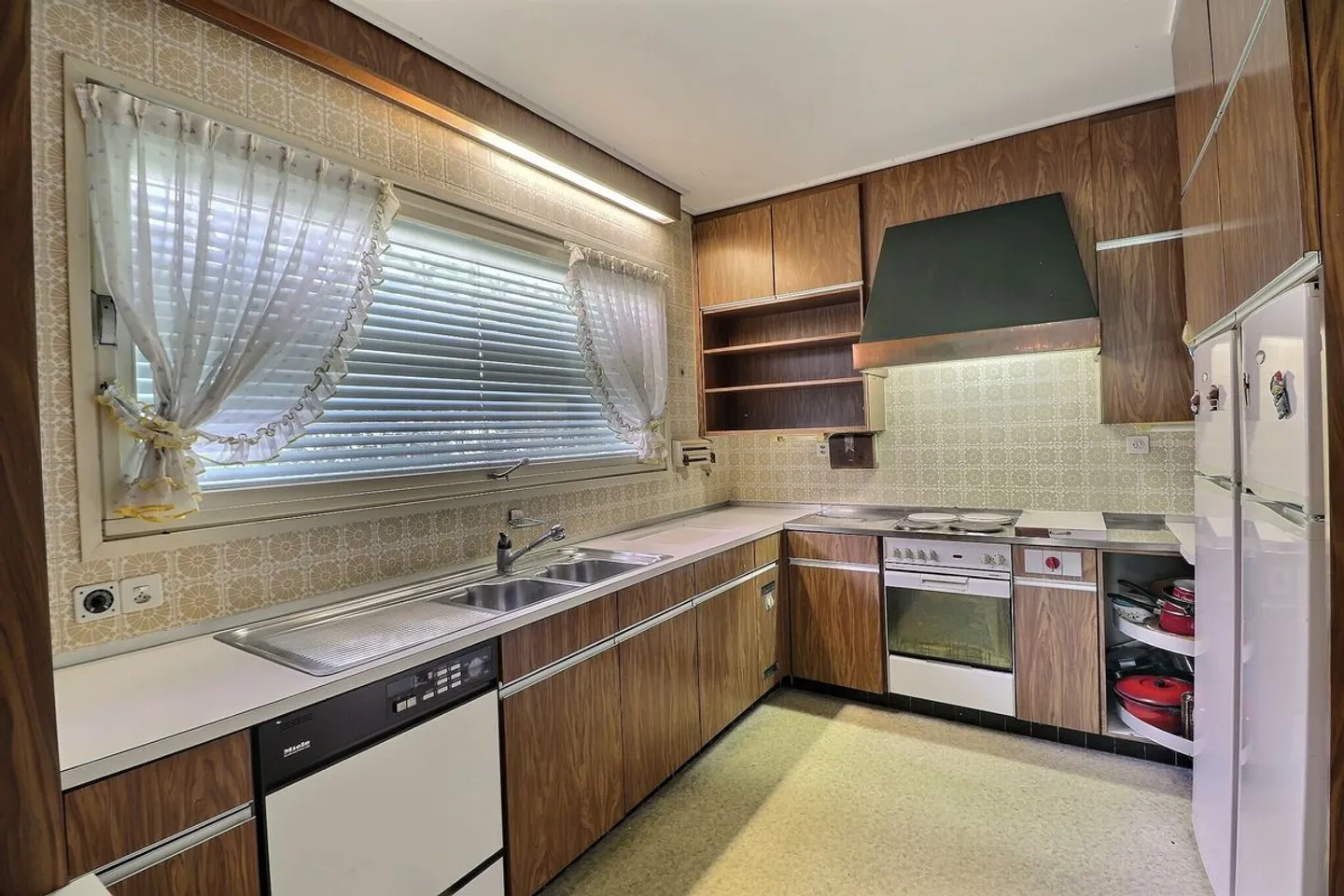 BEAUTIFUL PROPERTY OF 12 ROOMS WITH A POOL AND A GRAND PANORAMIC VIEW - Photo 13 of 13