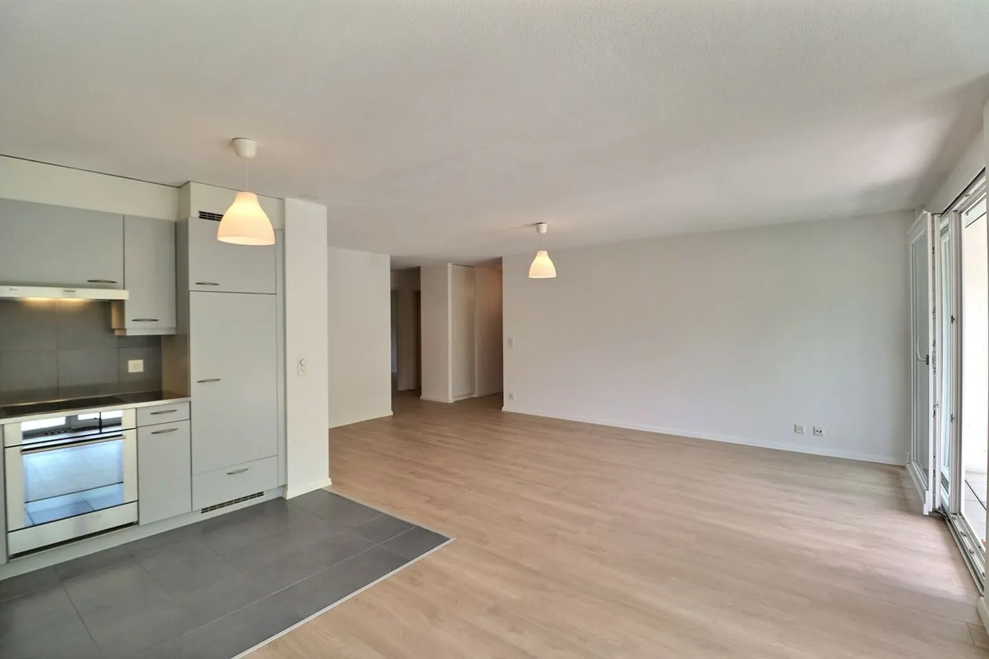 JOLI APPARTEMENT DE 4,5 PIECES RENOVE AVEC UNE TERRASSE ET UN JARDIN - Foto 4 von 13