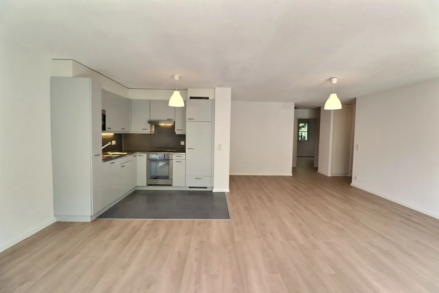 JOLI APPARTEMENT DE 4,5 PIECES RENOVE AVEC UNE TERRASSE ET UN JARDIN - Foto 8 von 13