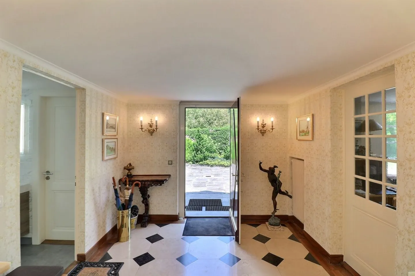 Exceptional Property of 8.5 Rooms South of Lausanne Near the Lake - Photo 7 of 13
