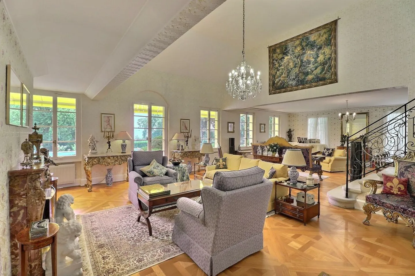 Exceptional Property of 8.5 Rooms South of Lausanne Near the Lake - Photo 3 of 13