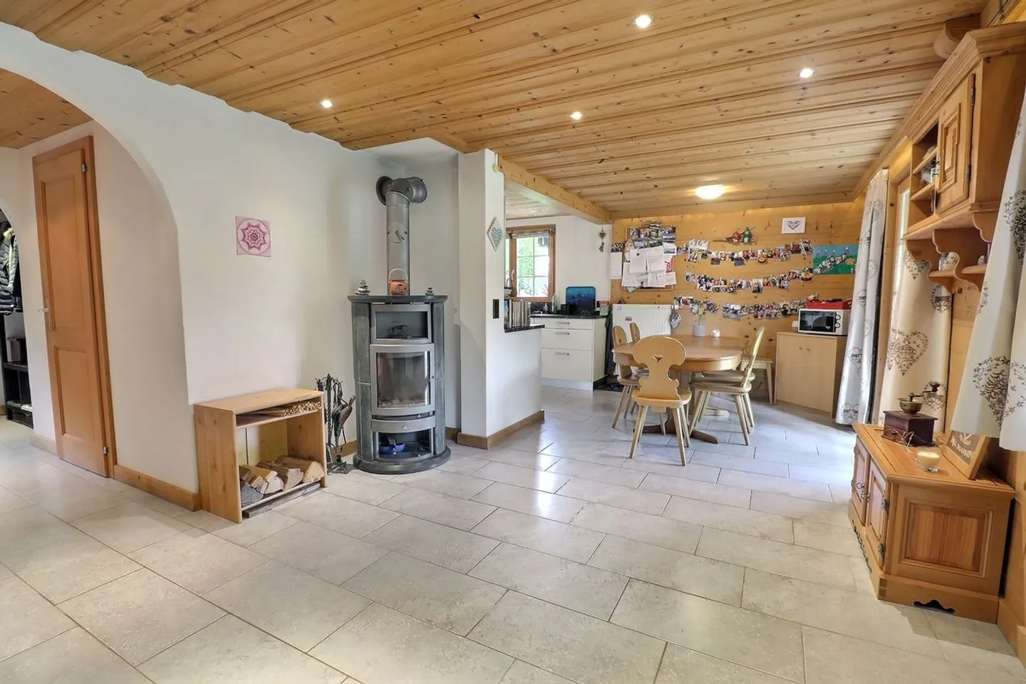 Beautiful chalet for sale in Rossinière - Photo 5 of 13