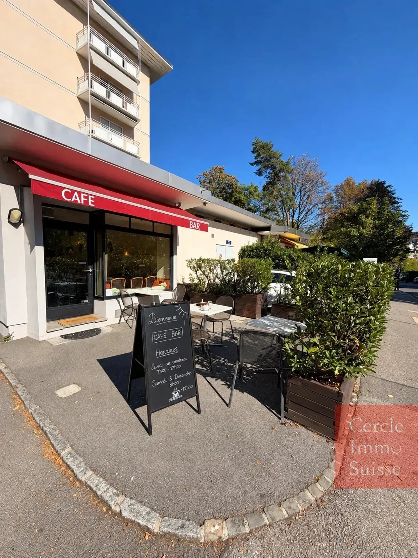 ATTIVITÀ IN VENDITA - RISTORANTE, CAFETERIA, DUE TERRAZZE - GINEVRA RIVA DESTRA - Foto 5 di 9