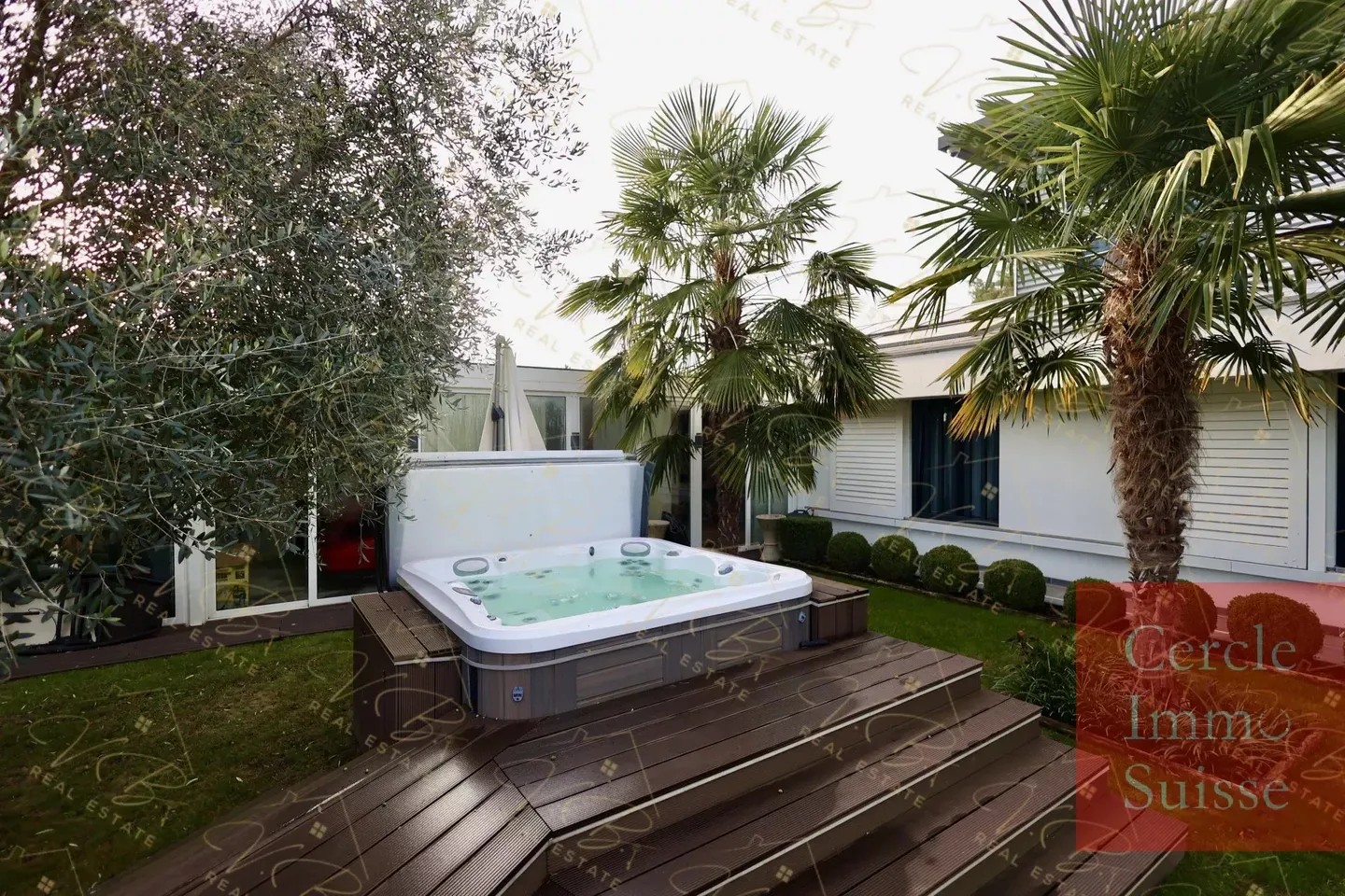 Außergewöhnliches Haus zu verkaufen mit beheiztem Pool, Jacuzzi und Solarpanels – Bevorzugte Lage - Foto 3 von 13