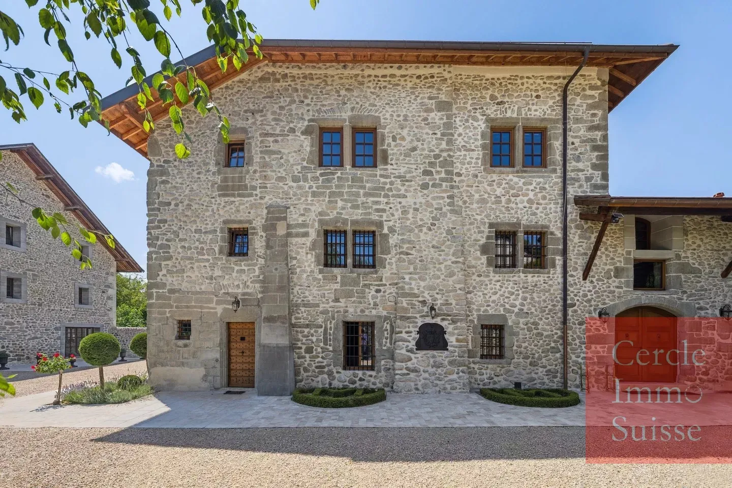 Exceptional 16th Century Château Fully Renovated – Prestige Property - Photo 6 of 13