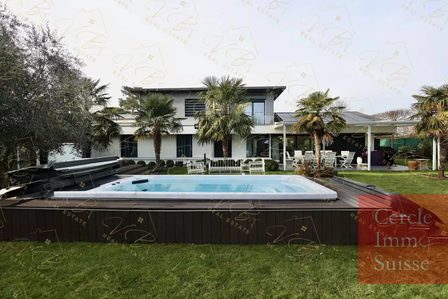 Außergewöhnliches Haus zu verkaufen mit beheiztem Pool, Jacuzzi und Solarpanels – Bevorzugte Lage - Foto 1 von 13