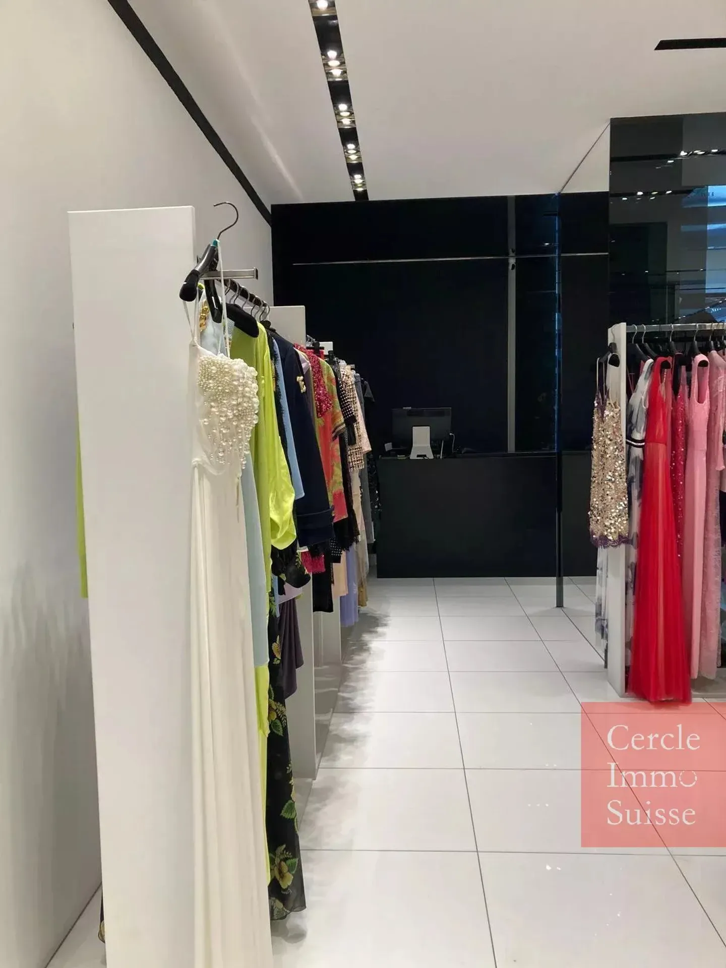 IN VENDITA – Boutique di prêt-à-porter di alta gamma a Ginevra - Foto 7 di 7