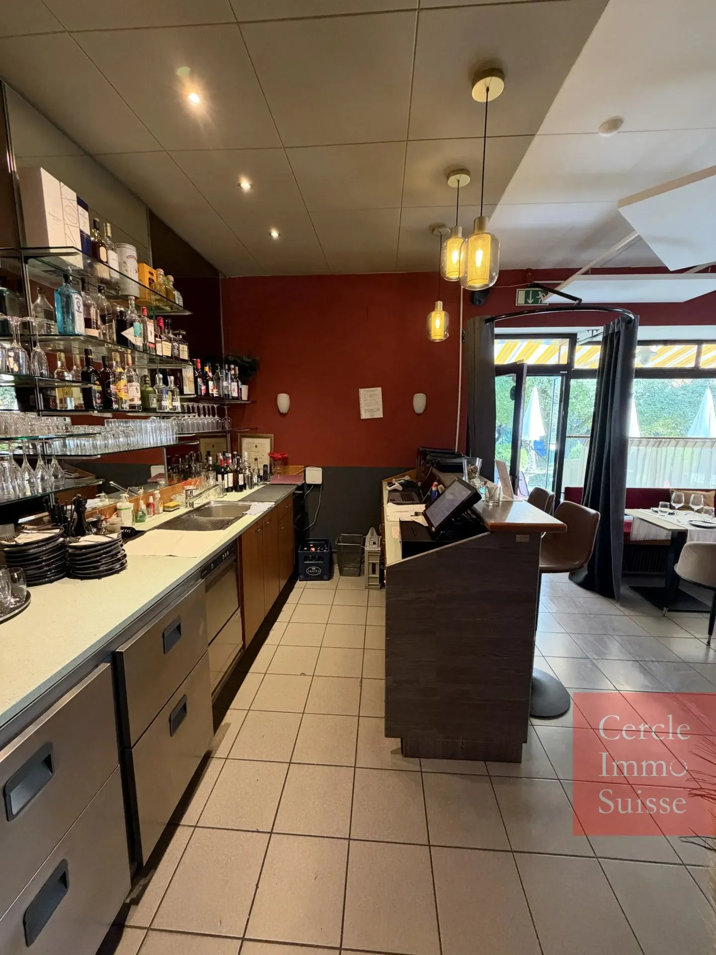 ATTIVITÀ IN VENDITA - RISTORANTE, CAFETERIA, DUE TERRAZZE - GINEVRA RIVA DESTRA - Foto 6 di 9