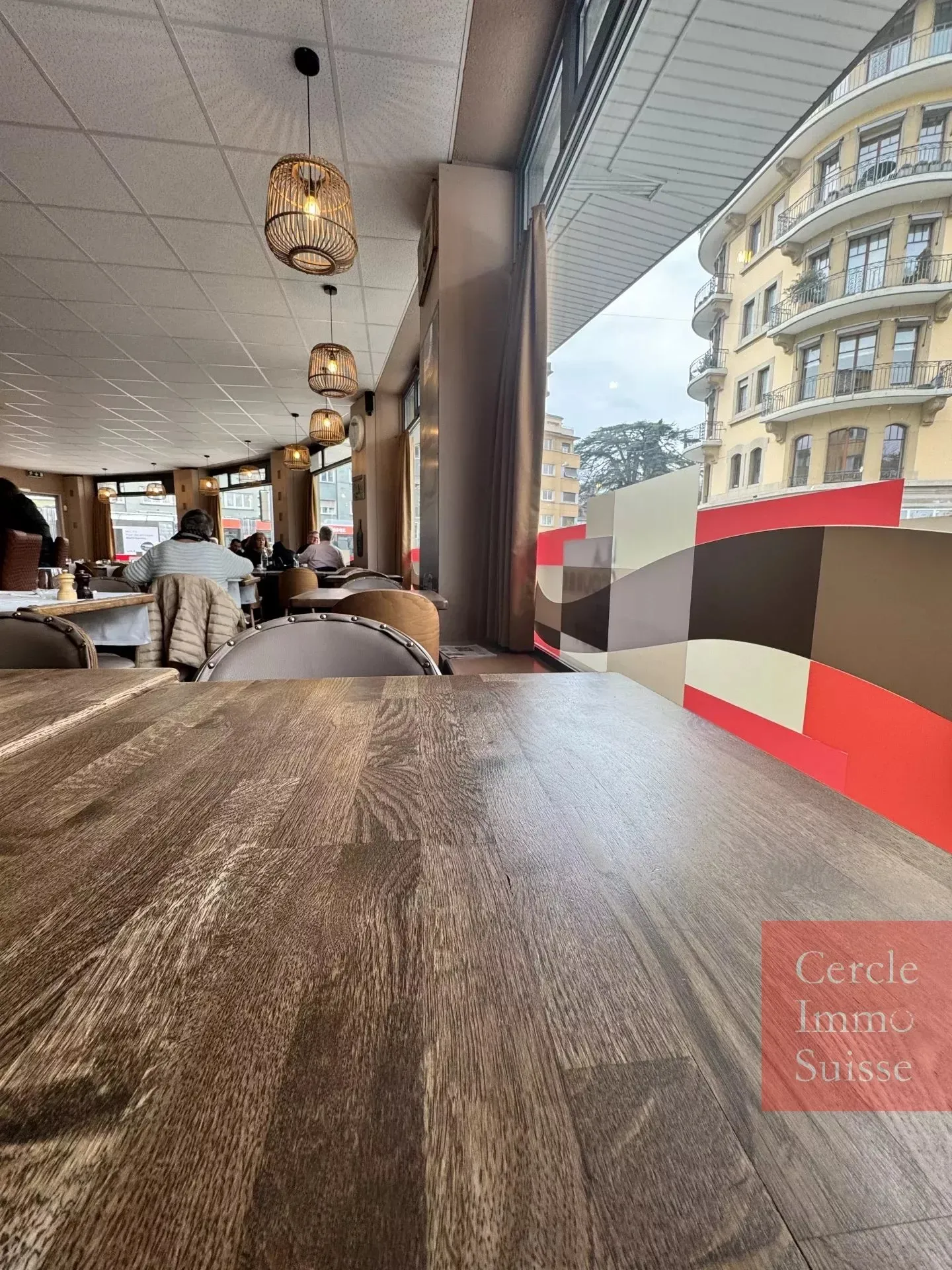 Beautiful and Spacious Restaurant for Sale in Geneva Left Bank - Photo 3 of 4